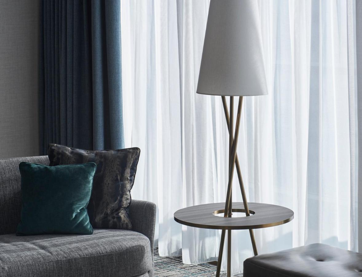 Kimpton Maa-Lai Bangkok By Ihg Hotel Exterior foto Floor lamp