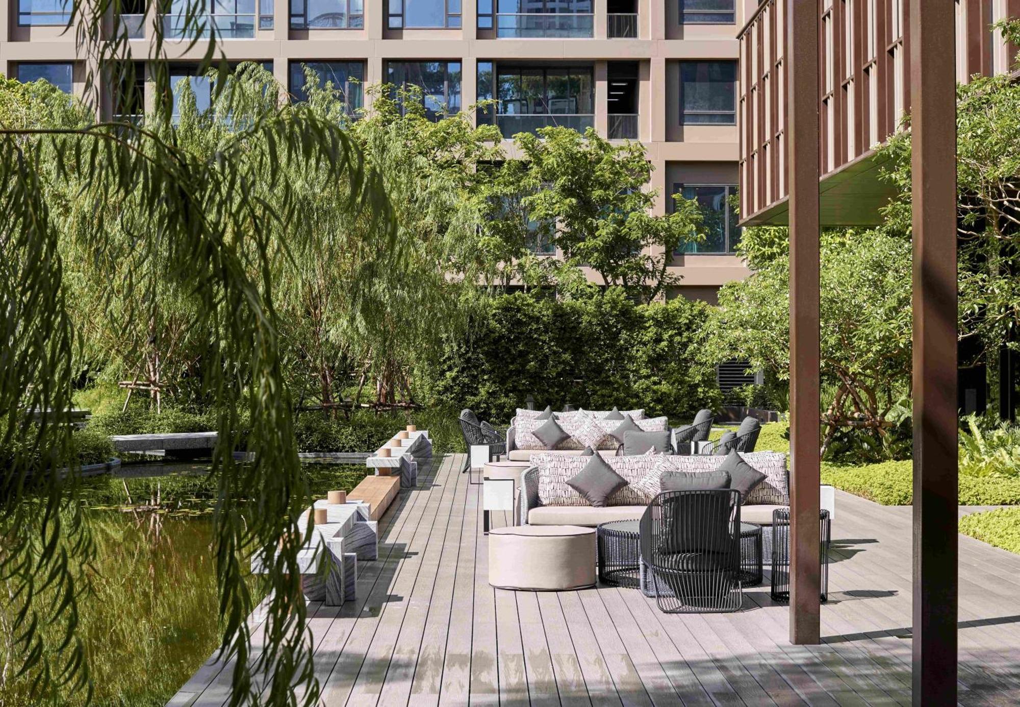 Kimpton Maa-Lai Bangkok By Ihg Hotel Exterior foto The Park